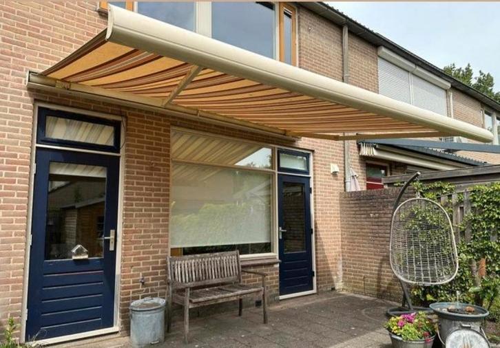 Elektrisch zonnescherm 400 breed, 300 uitval afstandsbediend, Tuin en Terras, Zonneschermen, Gebruikt, Knikarmscherm, 300 cm of meer