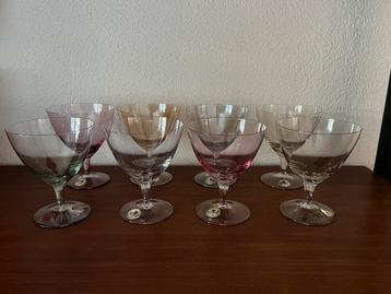 8 vintage gekleurde likeurglazen - Vest Glas beschikbaar voor biedingen
