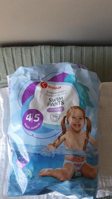 Kruidvat zwembroekjes (swim pants) mt 4/5 beschikbaar voor biedingen