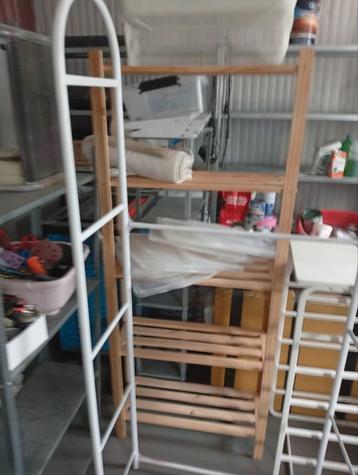 Houten Schappenkast beschikbaar voor biedingen