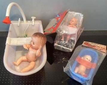 3 oude popjes,badje,stoeltje,onbespeeld ovp beschikbaar voor biedingen