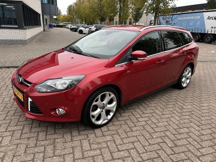 Ford Focus Wagon 1.6 EcoB. Titanium 183PK NAVI CRUISE CLIMA, Auto's, Ford, Focus, ABS, Airbags, Airconditioning, Boordcomputer