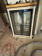 Klassiek raamkozijn, Doe-het-zelf en Verbouw, Kozijnen en Schuifpuien, Gebruikt, Raamkozijn, 75 tot 150 cm, Hout