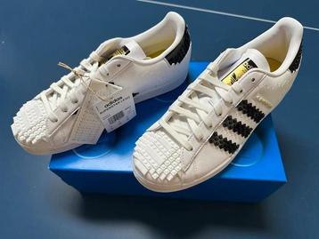 Nieuw in doos Adidas Lego GW5270 Maat 42 / 8 (UK) beschikbaar voor biedingen