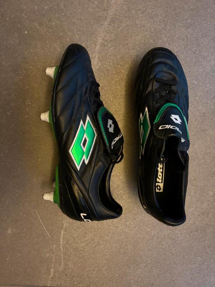 Lotto Stadio SG voetbalschoenen ijzeren noppen / maat 39, Sport en Fitness, Voetbal, Zo goed als nieuw, Schoenen, Maat XS of kleiner