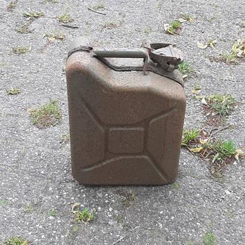 Jerrycan leger 10 liter beschikbaar voor biedingen