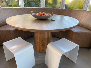 Eiken tafels op maat beschikbaar voor biedingen