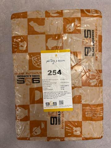 G&S 254 Witte Steengoed Klei - 10kg Nieuw beschikbaar voor biedingen