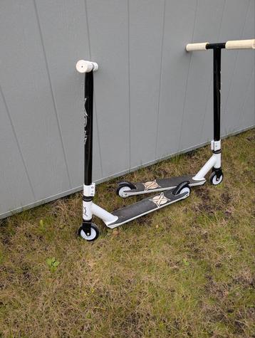 2 Xootz Stuntsteps - Perfecte Conditie! beschikbaar voor biedingen