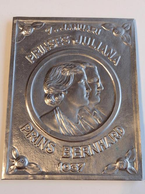 aluminium herdenkingsplaquette Juliana Bernhard 1937, Verzamelen, Koninklijk Huis en Royalty, Gebruikt, Overige typen, Nederland
