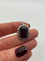 B65 Prachtige zilveren hanger art deco rode steen, Ophalen of Verzenden, Zilver, Ketting