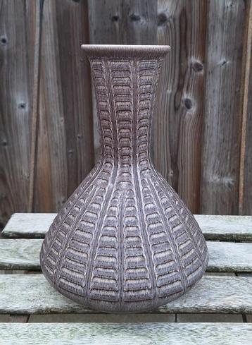 Prachtige vintage Ilkra West Germany vaas.  beschikbaar voor biedingen
