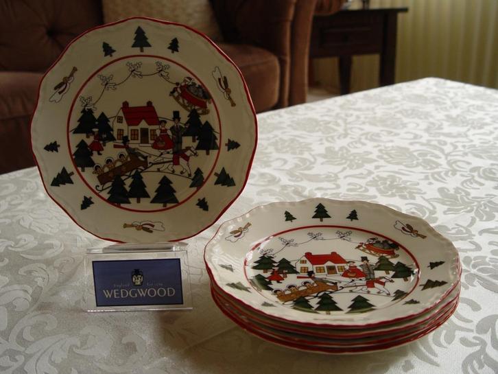 Masons mason christmas village ontbijtborden kerst 1983, Huis en Inrichting, Keuken | Servies, Zo goed als nieuw, Bord(en), Wedgwood