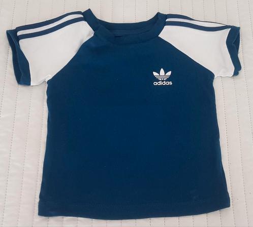 Adidas t-shirt maat 68 baby merk kleding blauw tshirt, Kinderen en Baby's, Babykleding | Maat 68, Zo goed als nieuw, Jongetje