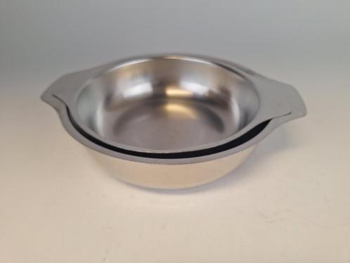 Serveerschalen, 2 stuks, RVS/Inox, Huis en Inrichting, Keuken | Servies, Gebruikt, Schaal of Schalen, Overige stijlen, Overige materialen
