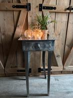 Kleine metalen sidetable, Huis en Inrichting, Tafels | Sidetables, Ophalen, 25 tot 50 cm, Rechthoekig, 100 tot 150 cm