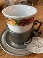Vintage tinnen houder met porseleinen kopje., Antiek en Kunst, Antiek | Servies los, Ophalen of Verzenden