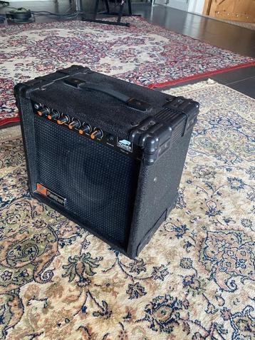 Compacte gitaar versterker Hohner beschikbaar voor biedingen