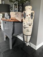 Oude kruik op metalen standaard, Antiek en Kunst, Curiosa en Brocante, Ophalen