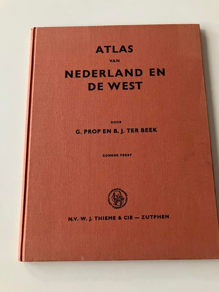 Atlas van Nederland en de West, Gelezen, Overige atlassen, Ophalen of Verzenden, 1800 tot 2000