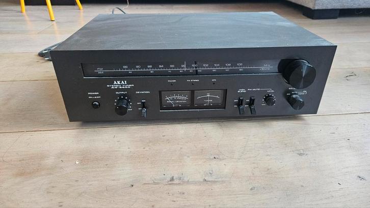Akai AT-2600 Stereo Tuner - Vintage Klassieker, Audio, Tv en Foto, Tuners, Gebruikt, Analoog, Ophalen of Verzenden