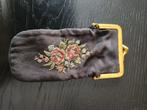 Antiek handgeborduurde portemonnee of brillenetui, Ophalen of Verzenden