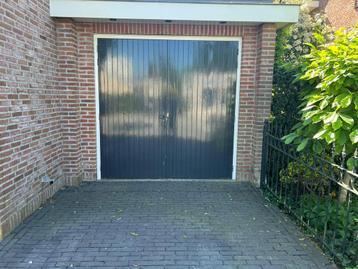 Openslaande garagedeuren beschikbaar voor biedingen