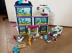 Lego friends heartlake ziekenhuis 41318, Ophalen of Verzenden, Zo goed als nieuw