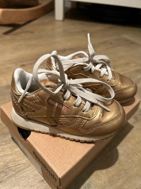 Reebok classic leather metallic infants bebes, Kinderen en Baby's, Kinderkleding | Schoenen en Sokken, Zo goed als nieuw, Schoenen