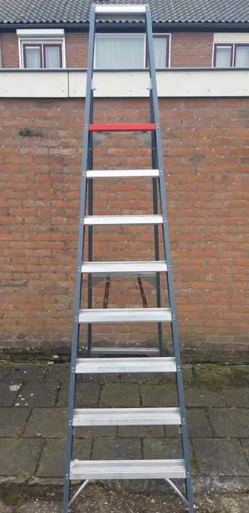 Altrex pro Falco aluminium trap 1 x 8 trede  beschikbaar voor biedingen