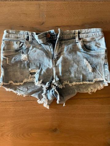 Korte broek spijker maat 42 beschikbaar voor biedingen