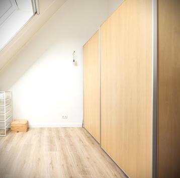 Schuifdeurkast~Kledingkast~2 deuren~lades~223 cm hoog beschikbaar voor biedingen