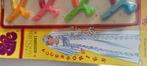 Vintage kaart met nooit gebruikte  pop kleerhangertjes, Ophalen of Verzenden, Nieuw, Poppenhuis