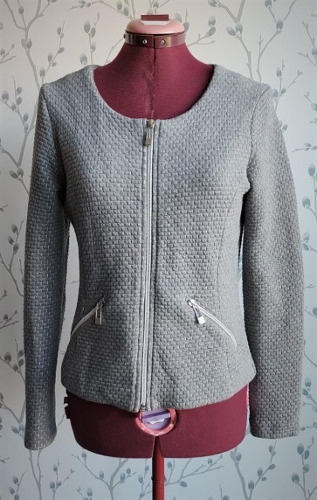 CLAUDIA STRÄTER Amsterdam Grijs Vestjasje maat 36, Kleding | Dames, Truien en Vesten, Zo goed als nieuw, Maat 36 (S), Grijs, Ophalen of Verzenden