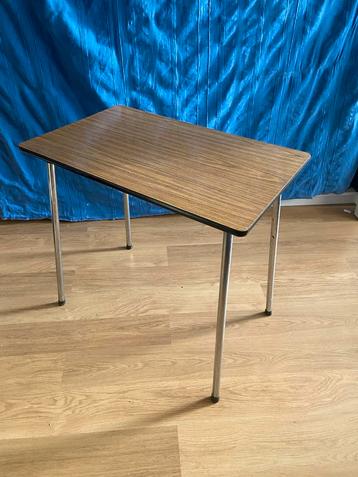 Retro Formica Tafel - Eettafel - Bruin - Vintage Keukentafel beschikbaar voor biedingen