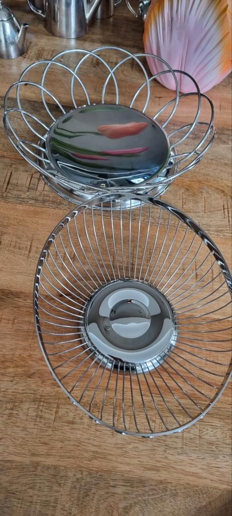 2 !! LUXE WMF cromargan grote fruitschaal broodmand schaal, Huis en Inrichting, Woonaccessoires | Schalen en Manden, Zo goed als nieuw