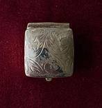Pillendoosje echt zilver antiek, Antiek en Kunst, Antiek | Goud en Zilver, Ophalen of Verzenden, Zilver