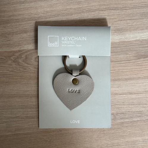 Sleutelhanger Kristel taupe - Love - Leeff, Verzamelen, Sleutelhangers, Nieuw, Overige typen, Ophalen of Verzenden