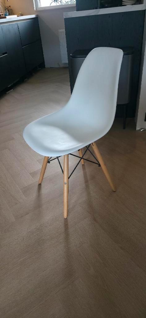 4 Eetkamerstoelen - Kunststof, Hout & Metaal, Huis en Inrichting, Stoelen, Ophalen of Verzenden
