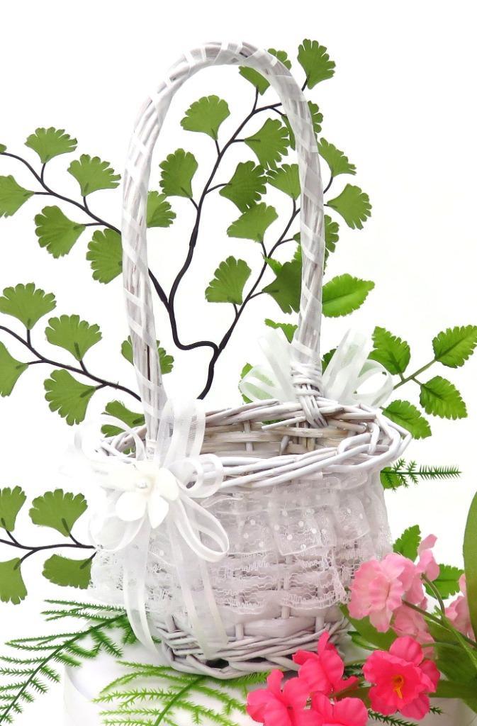 Zeer mooie witte rieten strooimandje met witte versiering., Hobby en Vrije tijd, Feestartikelen, Nieuw, Feestartikel, Geboorte of Huwelijk