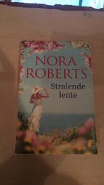 Nora Roberts - Stralende lente, Ophalen of Verzenden, Zo goed als nieuw