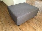Mooie stoffen grijze hocker 80x90 cm, hoogte 44 cm, Huis en Inrichting, Ophalen, Vierkant, 75 tot 100 cm, Zo goed als nieuw