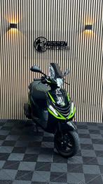 Piaggio Zip | Black & Fluo Green | 2023 | Euro 5 | 4200KM, Maximaal 45 km/u, Zip, Ophalen of Verzenden, Zo goed als nieuw