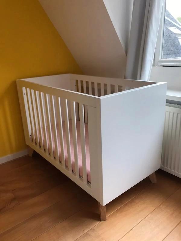 Mooi wit ledikant - twf FJORD, Kinderen en Baby's, Kinderkamer | Complete kinderkamers, Gebruikt, Jongetje of Meisje, Ophalen