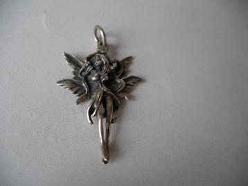 Een mooie Zilveren Elf Hanger beschikbaar voor biedingen