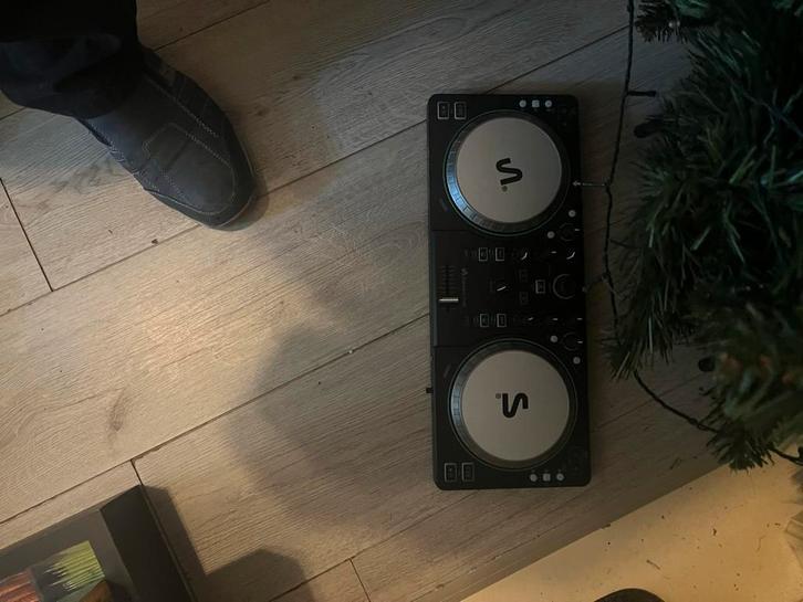 Numark DJ Controller - Perfect voor Beginners!, Muziek en Instrumenten, Dj-sets en Draaitafels, Zo goed als nieuw, Dj-set, Numark