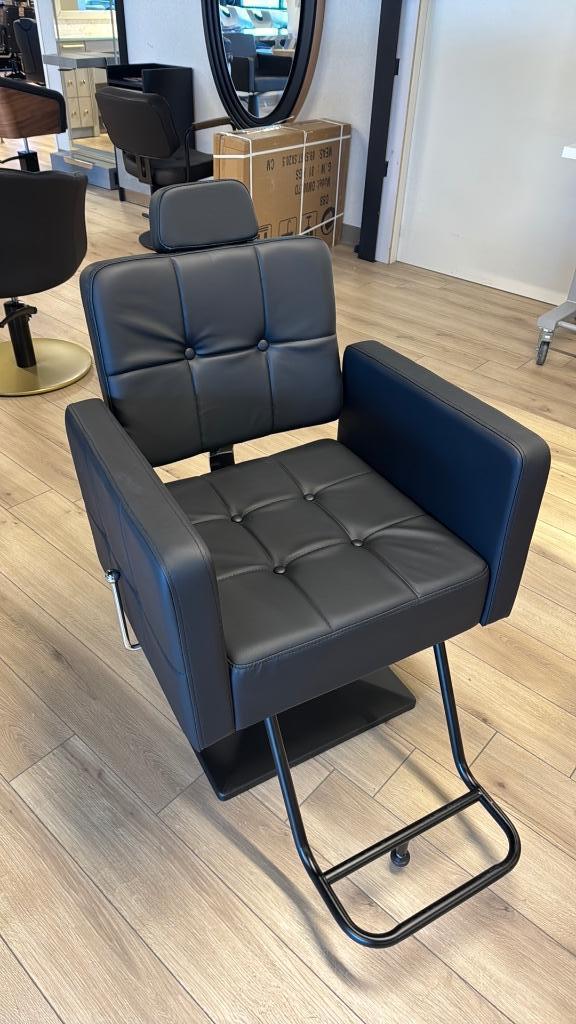 NEW Epileerstoel knipstoel hoofdsteun stoel zwart kapper, Huis en Inrichting, Stoelen, Nieuw, Vijf, Zes of meer stoelen, Kunststof