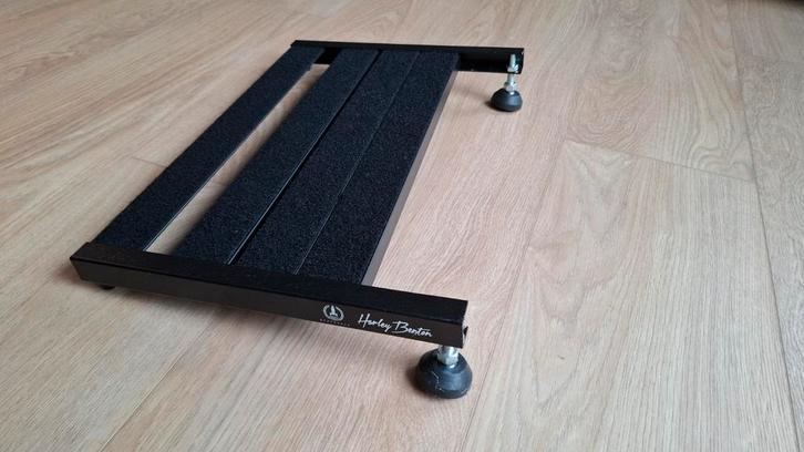 Harley Benton Spaceship 40 Pedalboard + Tas, Muziek en Instrumenten, Effecten, Gebruikt, Ophalen of Verzenden