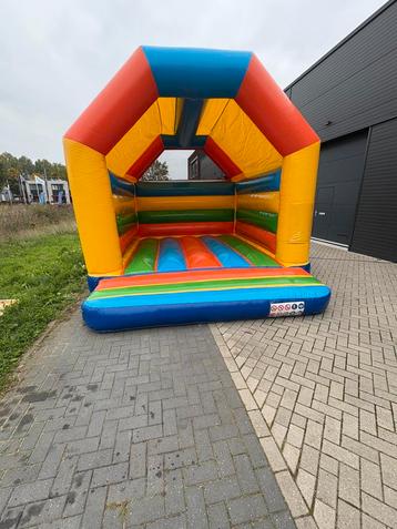 Standaard Springkussen te koop beschikbaar voor biedingen