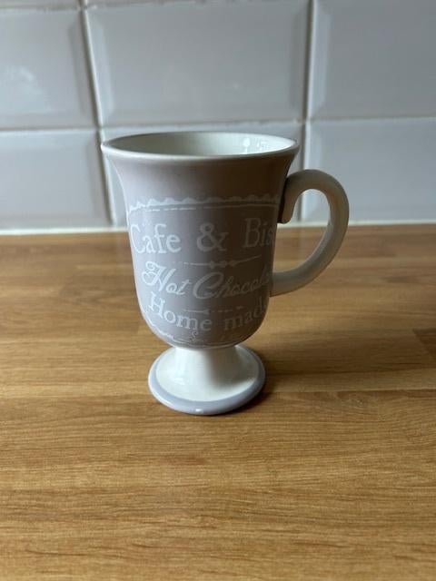 C19–koffiebeker op voet, Ophalen of Verzenden, Gebruikt, Glas, Overige stijlen